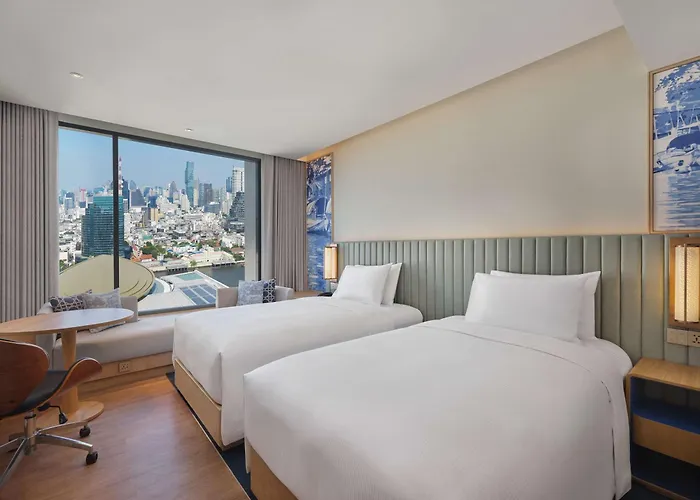 מלון Hilton Garden Riverside