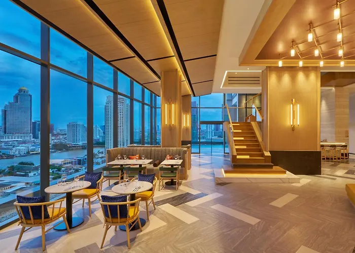 Hilton Garden Riverside 4*