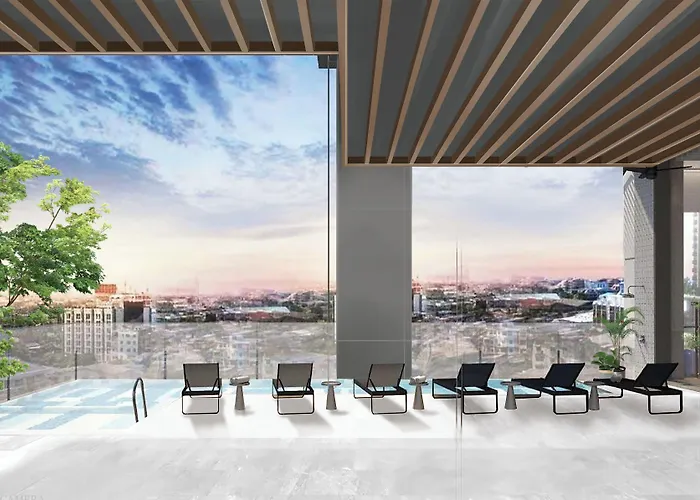 מלון Hilton Garden Riverside