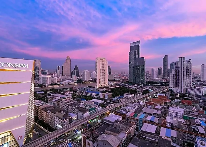 Hilton Garden Riverside 4*