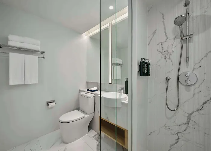 מלון Hilton Garden Riverside