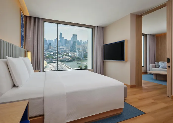 מלון Hilton Garden Riverside