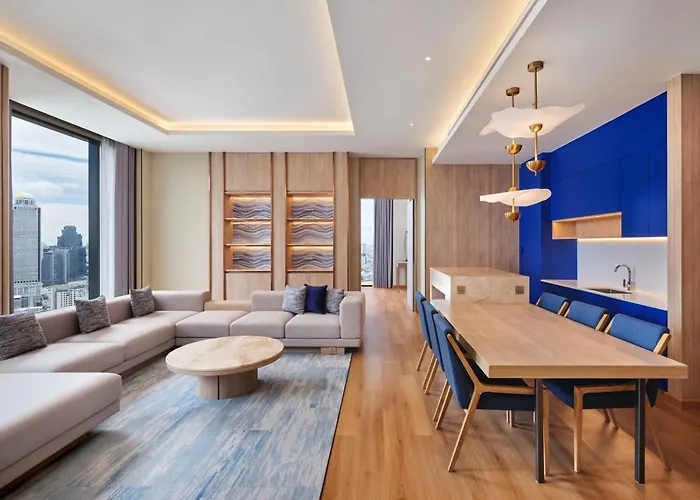 Hilton Garden Riverside 4*