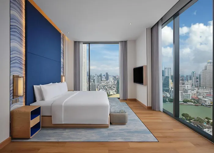 Hotel Hilton Garden Riverside 4*