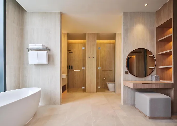 Hilton Garden Riverside Hotel 4*